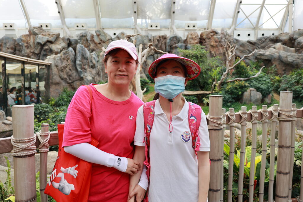 雯希和梁姑娘在亞洲動物天地合照