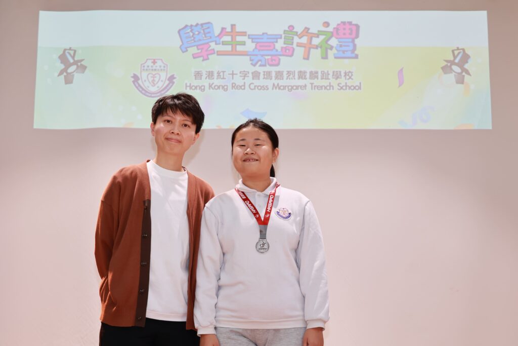 恭喜 葉泳希同學獲得「香港殘疾人乒乓球公開錦標賽」亞軍。