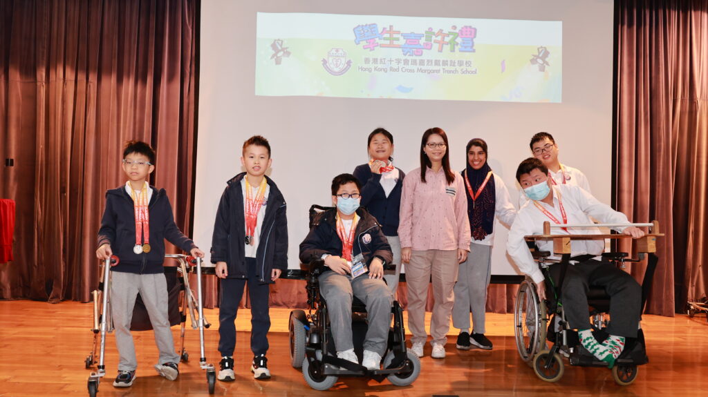 恭喜 郭智銘、苗智恩、楊陽、葉泳希、Bibi Saira、余世彬、陳家浩同學(由左至右)獲得「香港殘疾人田徑錦標賽2023」不同組別的獎項。