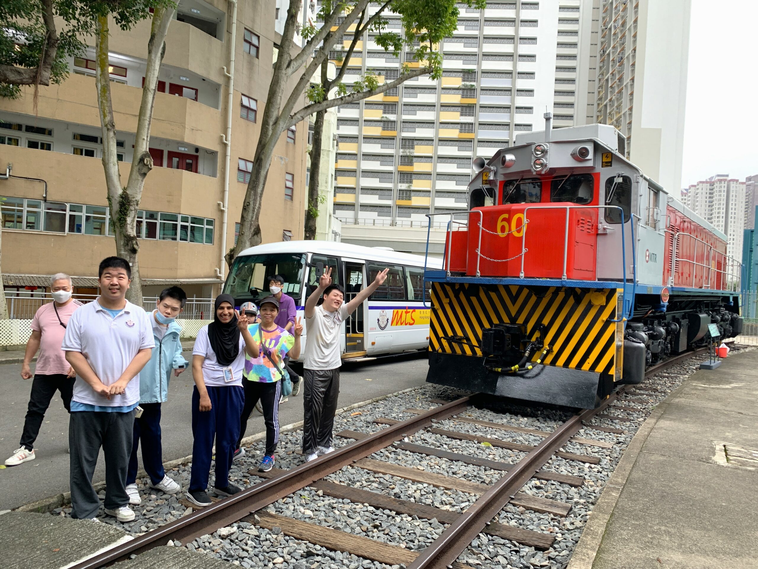 同學進入香港鐵路博物館表現十分興奮。